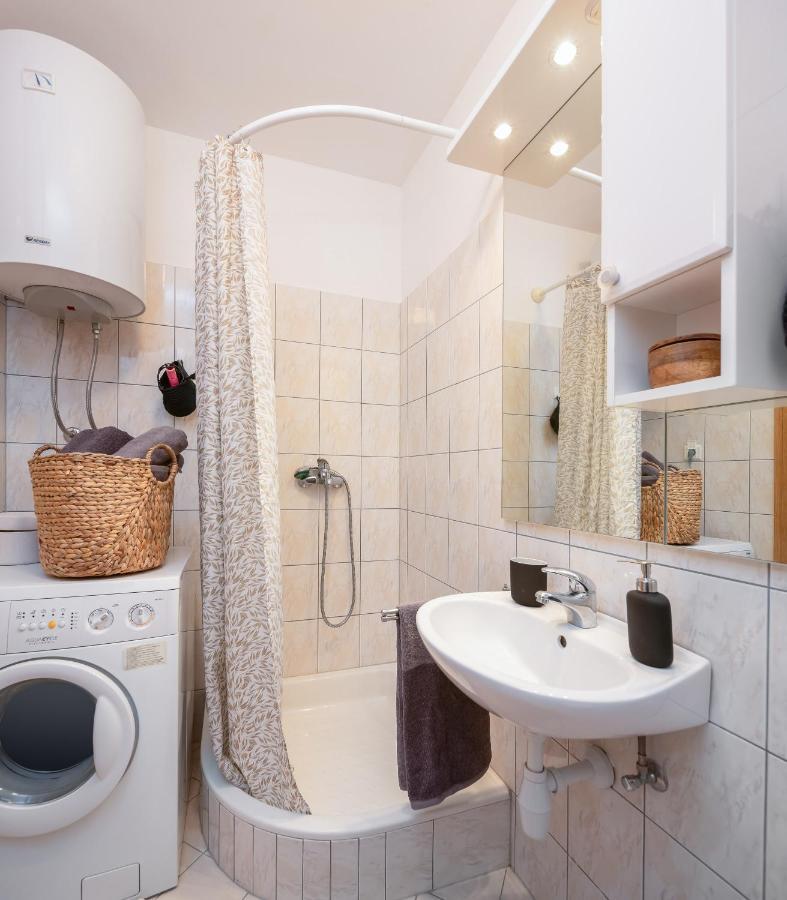 Modern Apt With Terrace 4 Min Walk To The Beach Split Eksteriør bilde