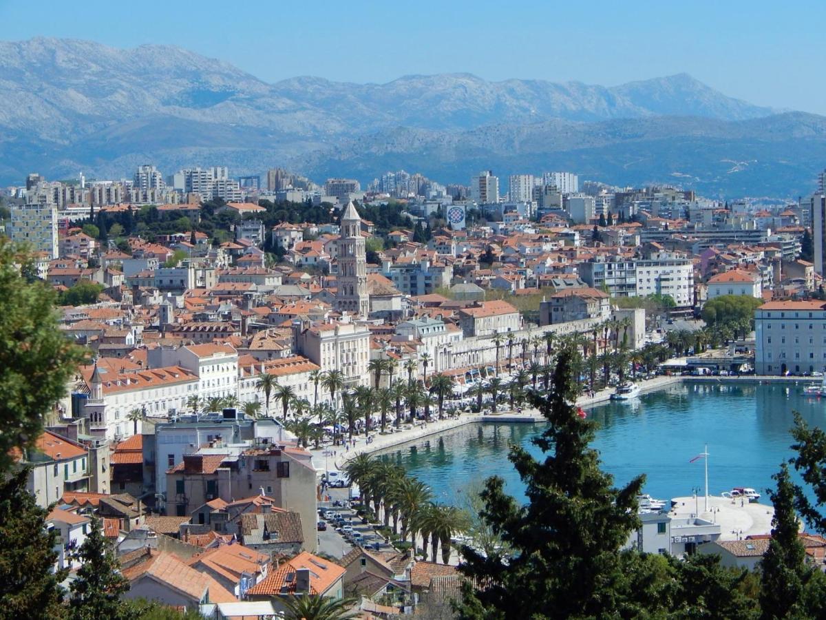 Modern Apt With Terrace 4 Min Walk To The Beach Split Eksteriør bilde
